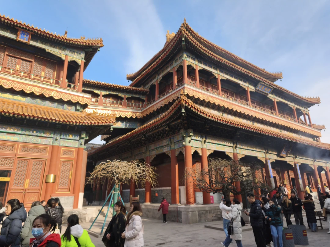 Сегодня состоялась у нас замечательная экскурсия к Великой Стене. К нам приехал (прямо к отелю) гид