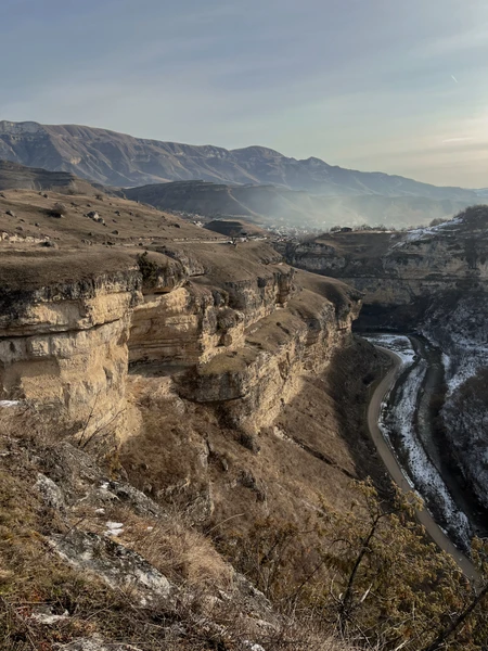 Хотела поблагодарить нашего заботливого, доброжелательного и интересного гида - Рому. С погодой нам очень повезло, было