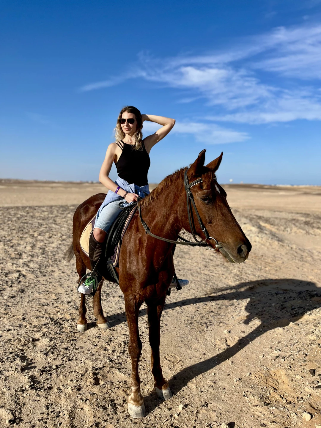 Место, где добрые сердца бьются в унисон аллюру. Где закатное солнце золотит гривы и зажигает огоньки в глазах