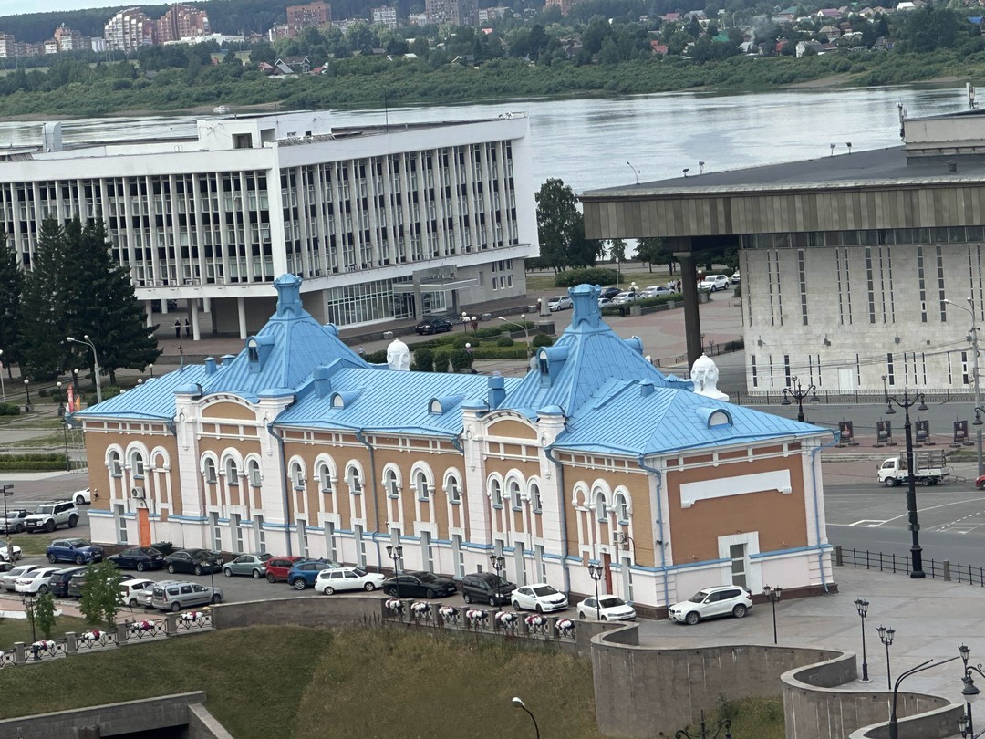 Замечательная экскурсия и замечательный гид Светлана. Познакомила с городом, с его историей. Показала самые значимые места
