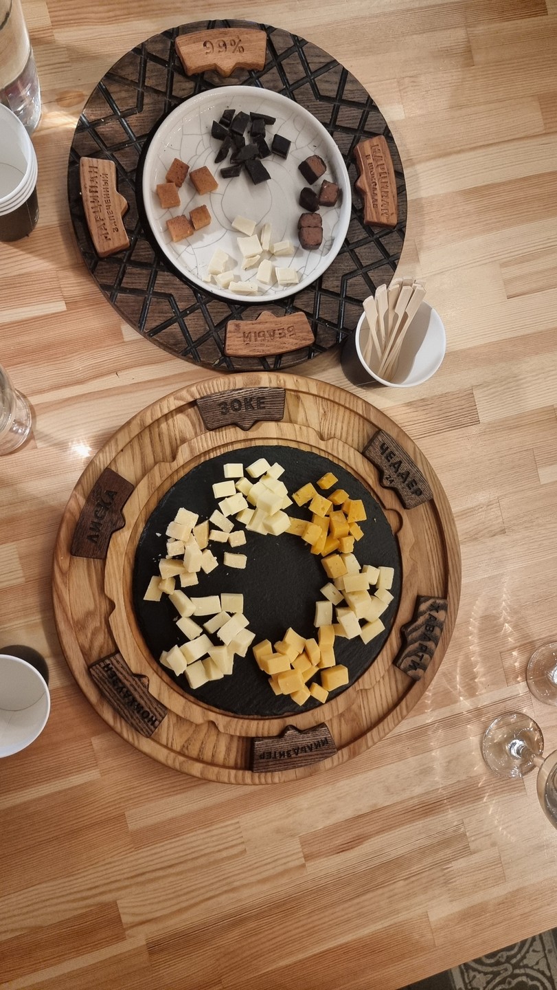 Продуманная индивидуальная экскурсия. Маршрут подобран так, чтобы не пересечься с толпами туристов. Андрей все подробно рассказывал