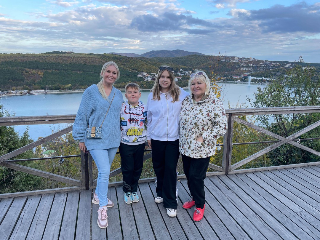 Абрау-Дюрсо, или Добро пожаловать в черноморскую Швейцарию (Коробова)