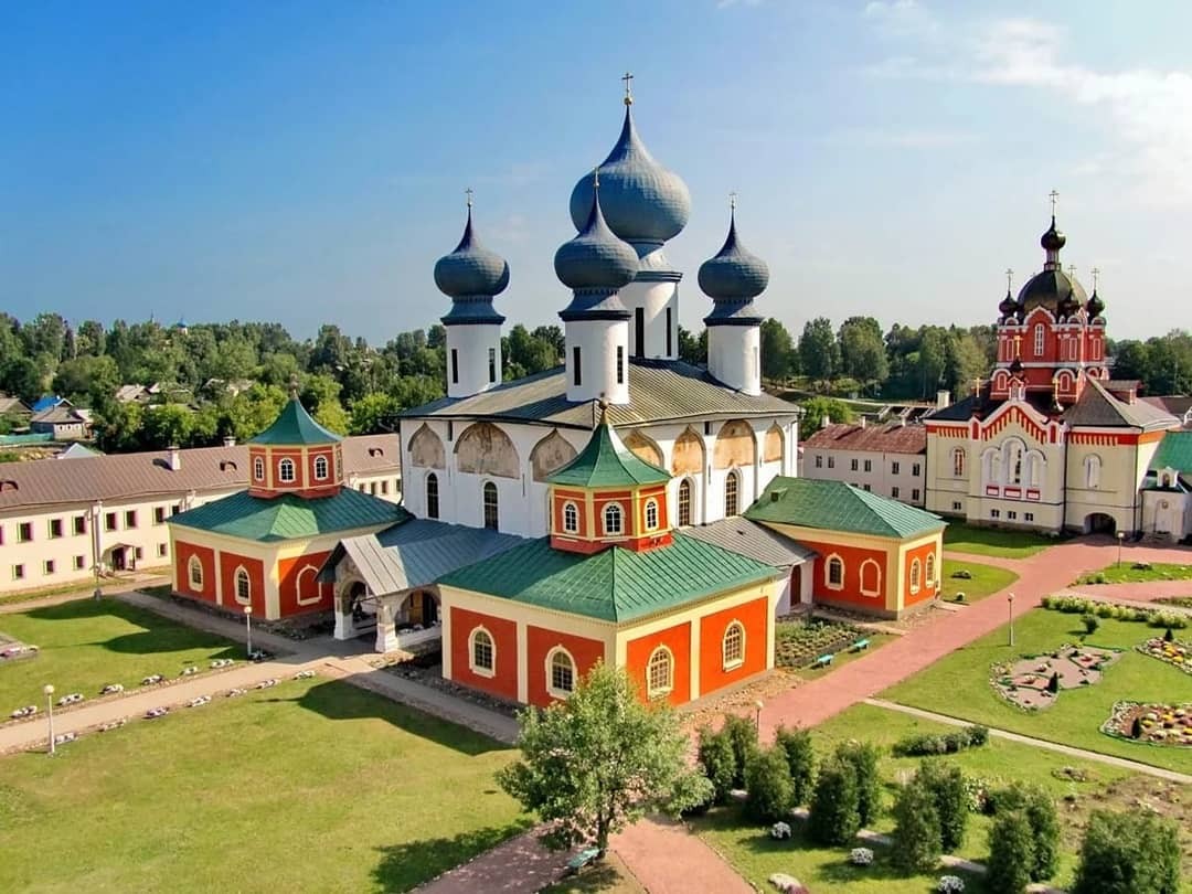 Тихвинский Богородичный Успенский монастырь: дом Пречистой Богоматери