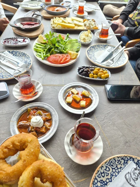 Мне и моим друзьям всё понравилось. Списались с Анастасией накануне встречи, договорились по месту. До места