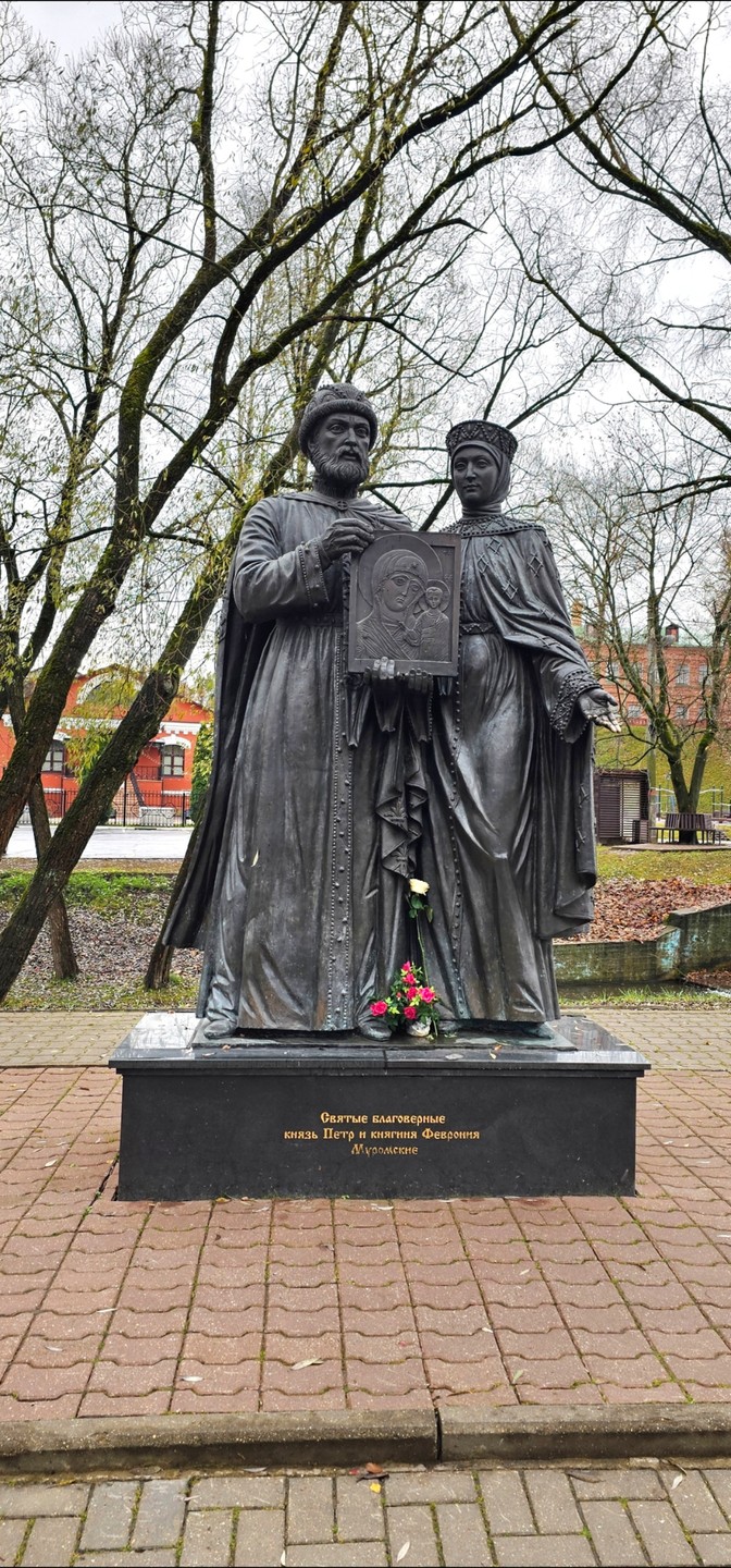 Замечательное путешествие по земле святого Сергия, насыщенное историческими фактами, увлекательными рассказами и волшебными видами