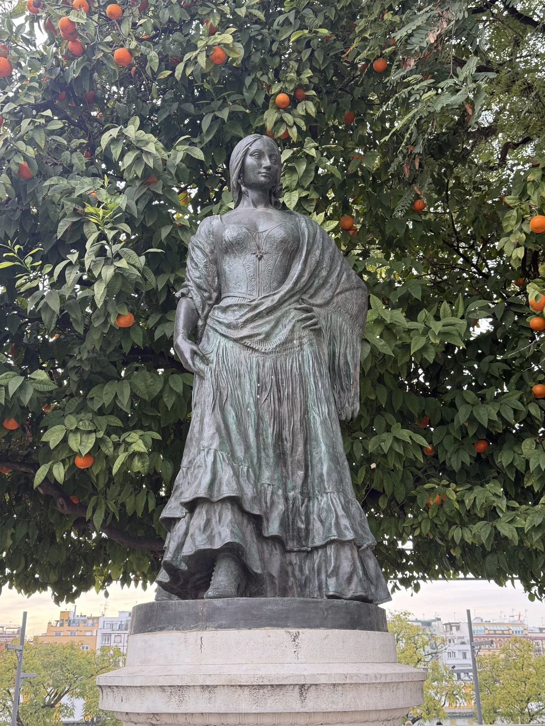 Благодарим Елену за знакомство с Севильей. Очень хороший гид, грамотная речь, приятный человек. Хороший маршрут, интересная