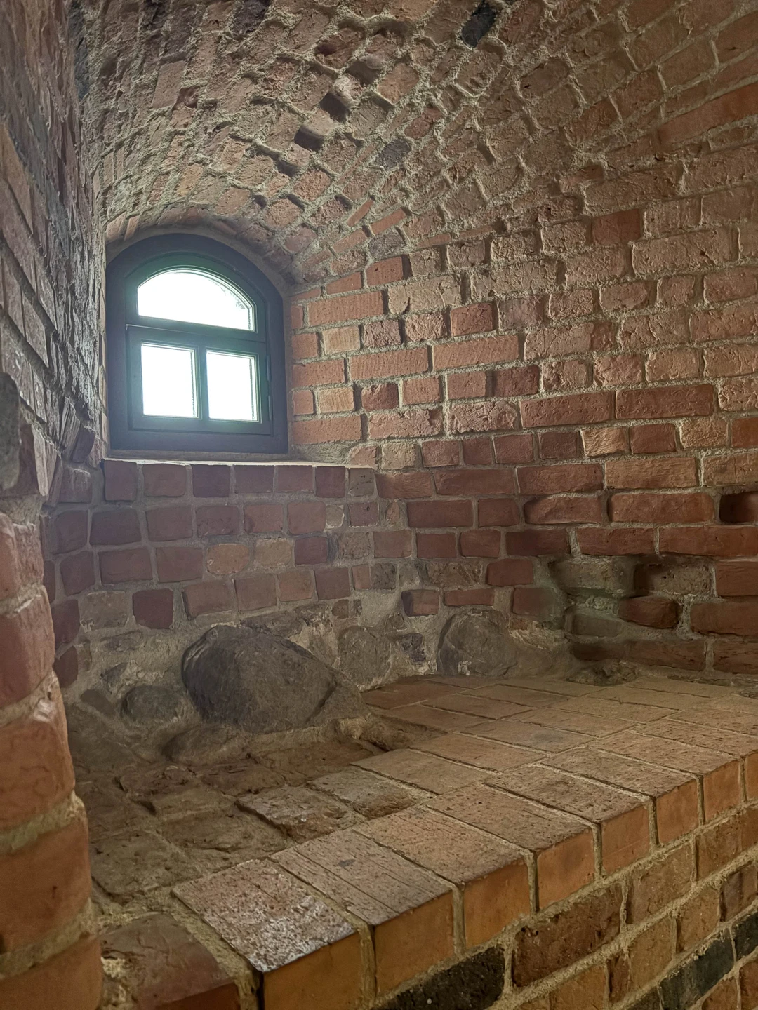 С первых минут знакомства с гидом, Александром, заинтересовал и расположил к себе, была интересная и доступная