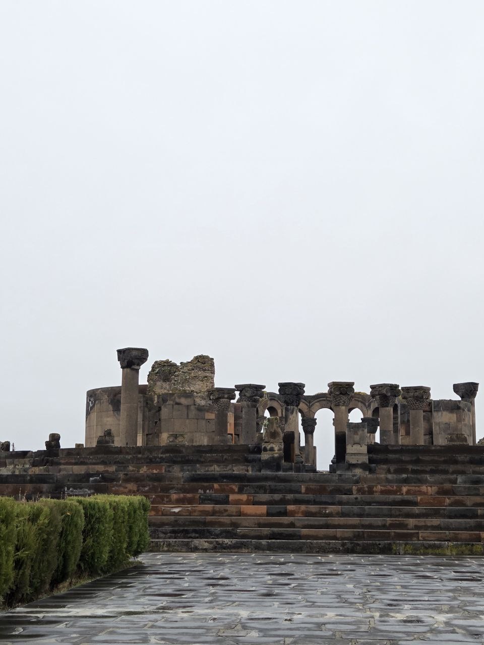 Спасибо Эдуарду и его команде за организацию трансфера с культурно-историческим сопровождением! Организаторы следили за рейсом, который