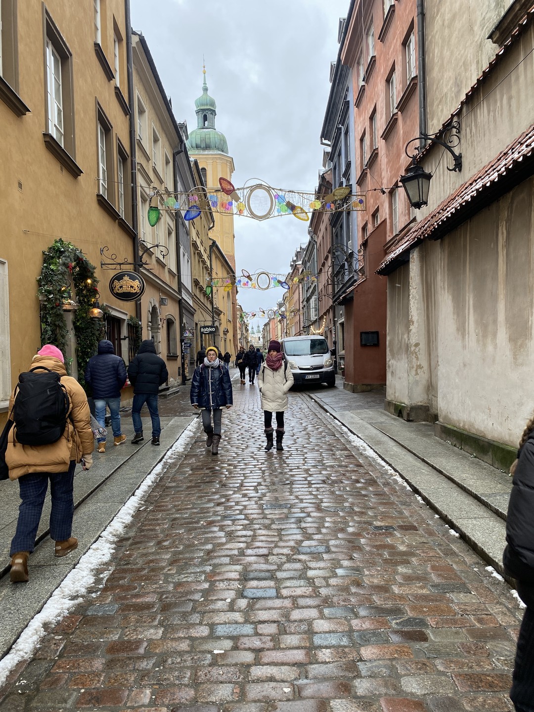 Сегодня была на пешеходной экскурсии по Варшаве и осталась в полном восторге. Гид оказался очень профессиональным