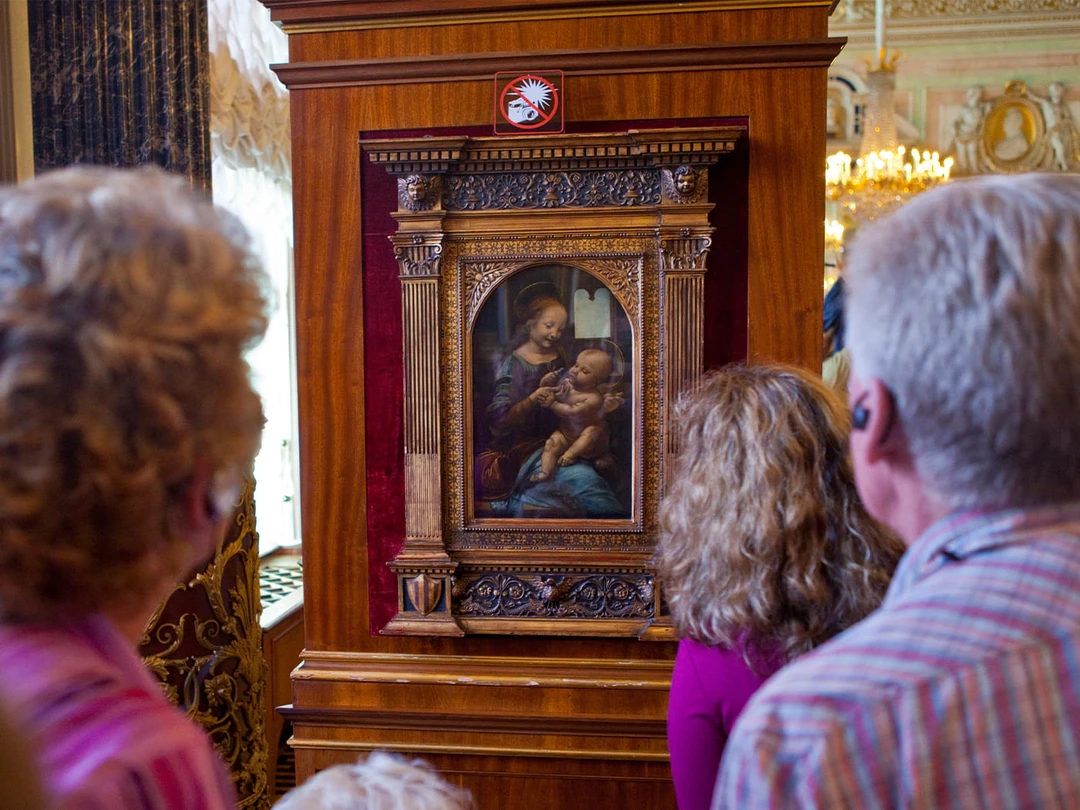 «Мадонна Бенуа»