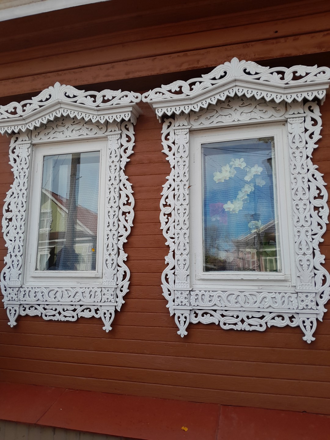 Экскурсия очень понравилась, город очень красивый, стоит на берегу Волги, домики с резными наличниками, как в