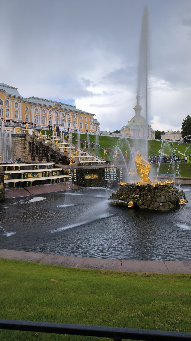 От всей души Благодарим Дениса за прекрасный день в Петергофе!