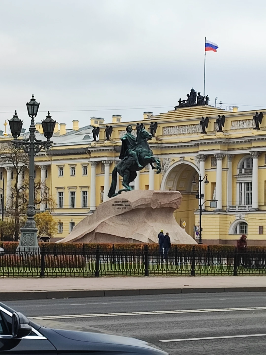 Обзорная экскурсия по Петербургу + посещение Петропавловской крепости (Роман)