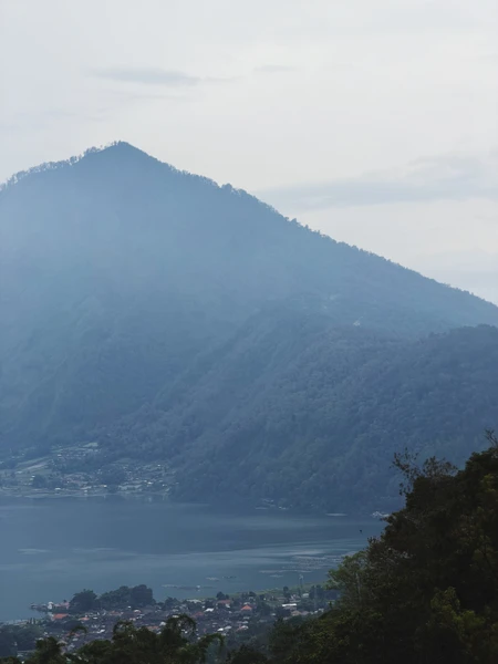 Интересная, комфортная, разнообразная и познавательная экскурсия) гид Suwitri отлично знает русский язык, всю экскурсию рассказывала о