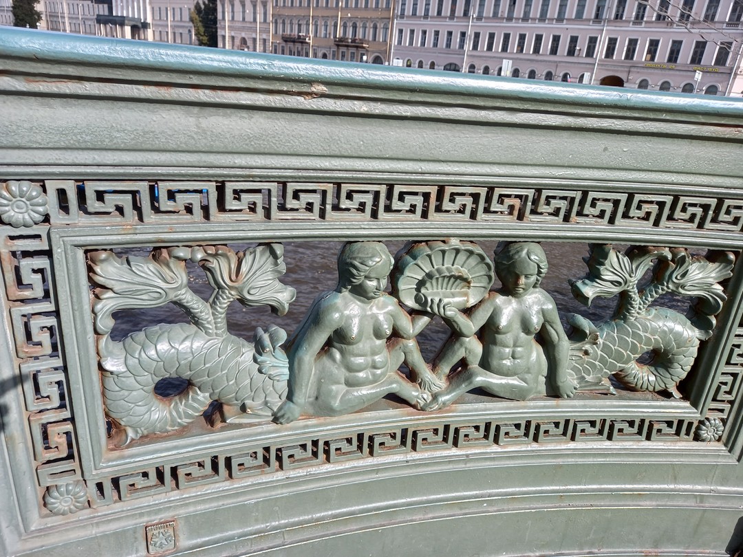 Прекрасно провели время в Петербурге. Нашли много нового в хорошо известных нам местах, где мы не