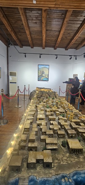 Хотим поблагодарить Шамиля за экскурсию! Погрузил нас в историю разных эпох, быт и традиции! С погодой