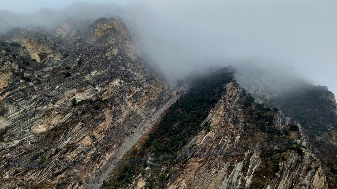 Ездили с гидом Идрисом Магомедовичем на экскурсию 'Сулакский каньон и бархан Сарыкум'. Все очень понравилось, Идрис