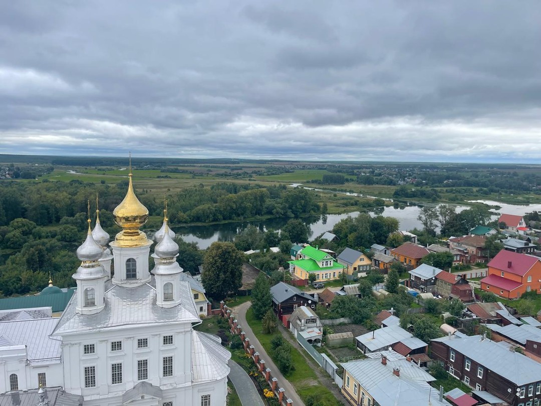 Экскурсия прошла очень увлекательно. Владимир отличный рассказчик. Прекрасная грамотная речь. Интересные факты