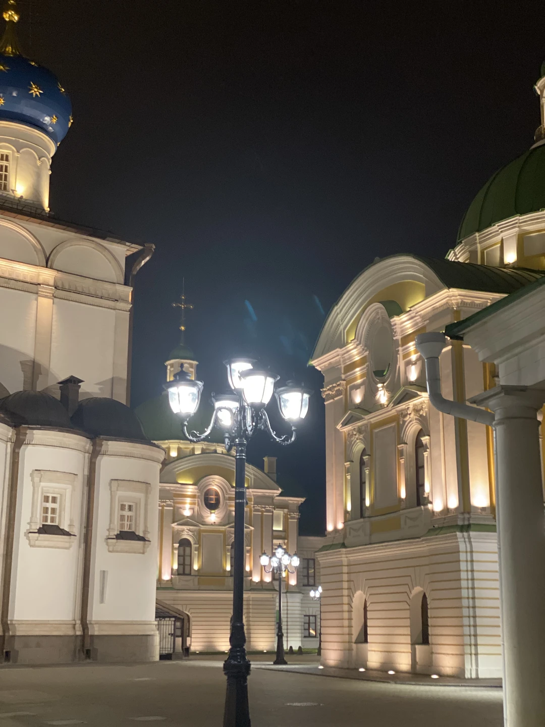 Остались очень довольны экскурсией по Твери, проведенной Александром. Александр - настоящий профессионал, историк по образованию, очень
