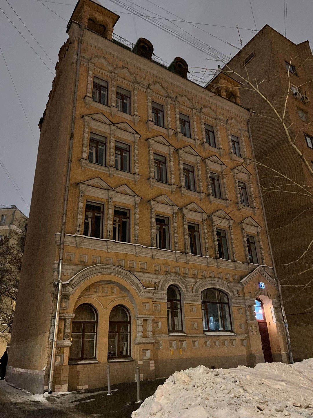 Наталья очень живо и интересно преподносит информацию. Мы узнали много новых фактов о ряде построек в