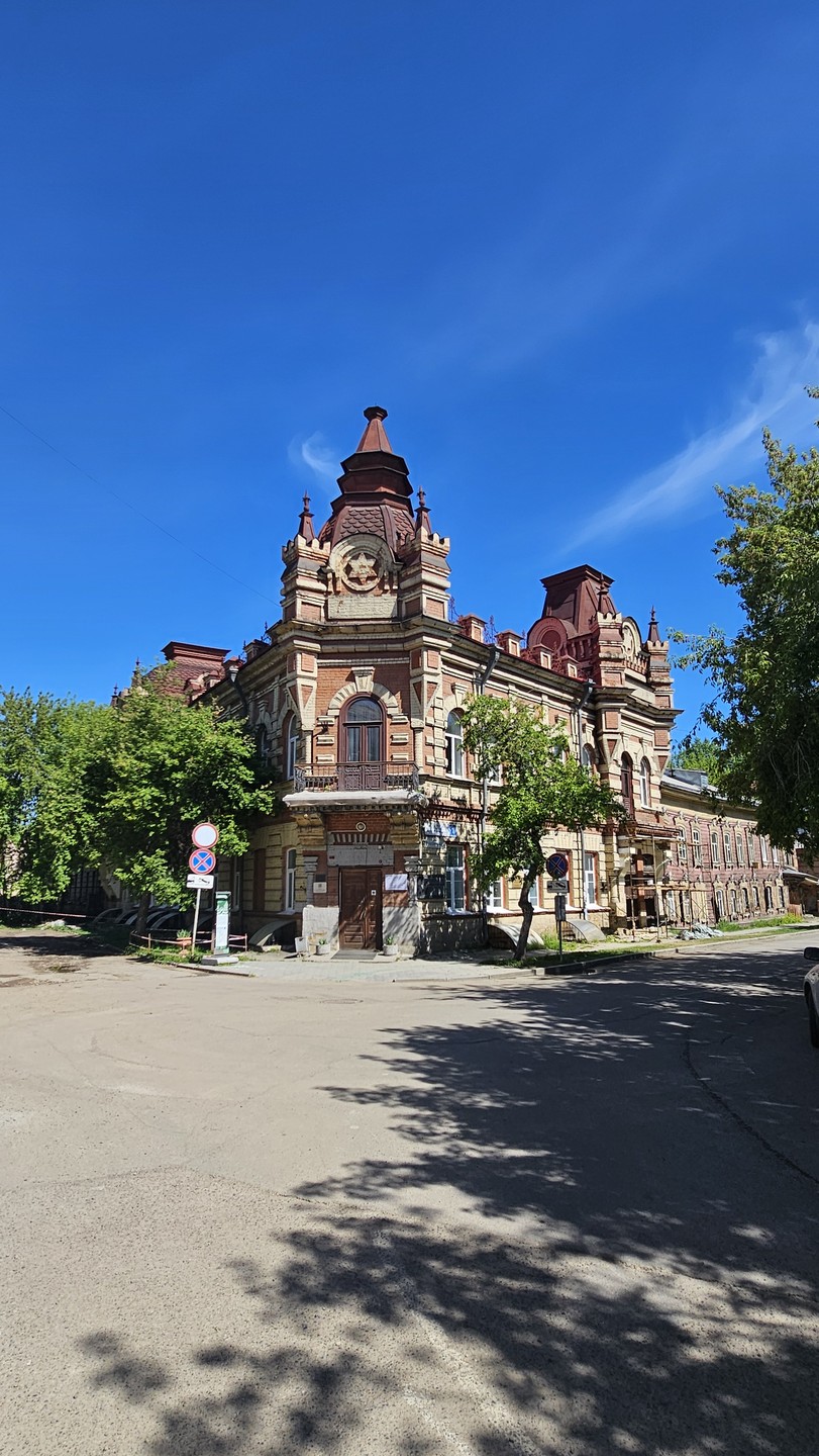 Даже если вы уже не один раз были в Иркутске, очень рекомендую посетить экскурсию Сергея. На