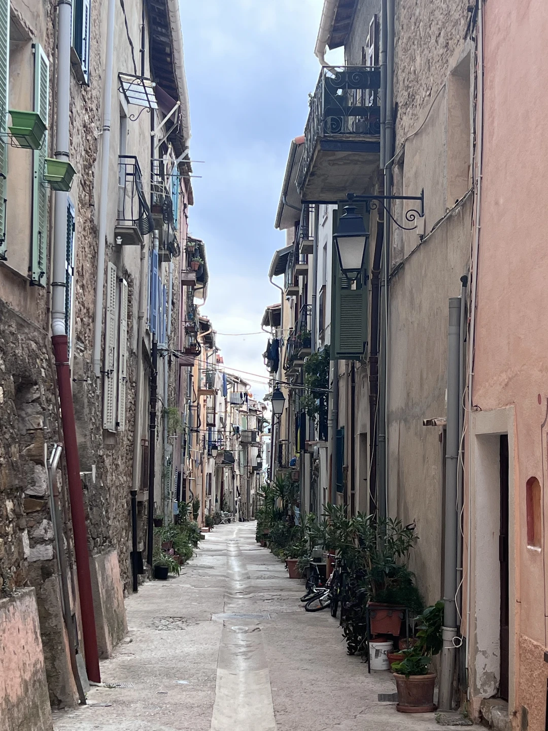 Супер прогулка, нам с дочкой очень понравилось, Екатерина молодец, рассказала и показала нам красоту. Узнали много