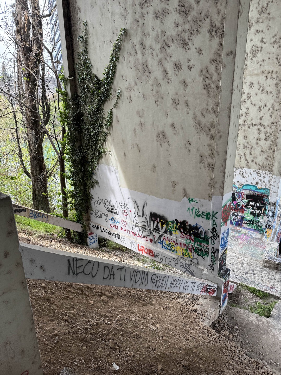 Хороший гид. 2 часа пролетело не заметно. Спасибо за экскурсию