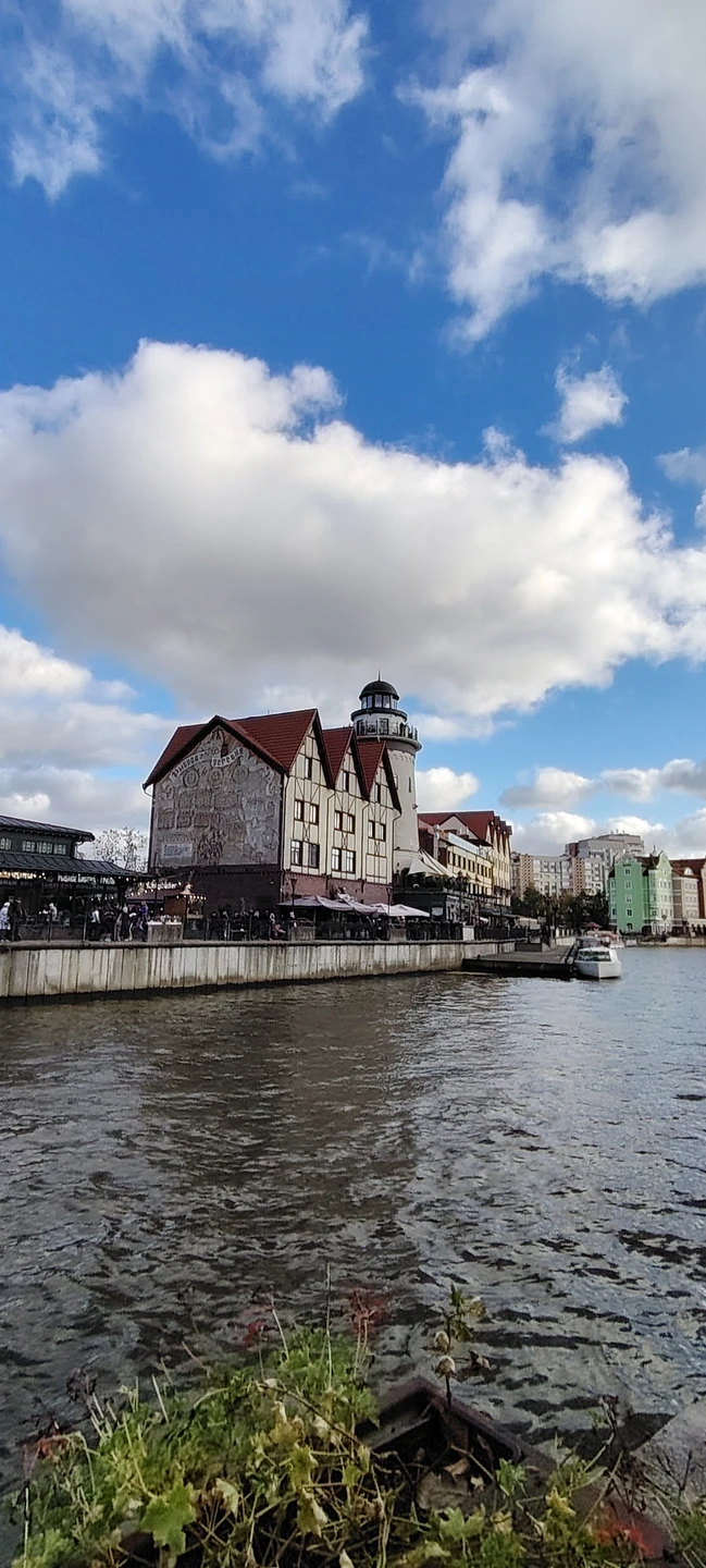 Все было отлично, спокойная прогулка в наушках, комфортно, размеренно, с остановками для фотографий.