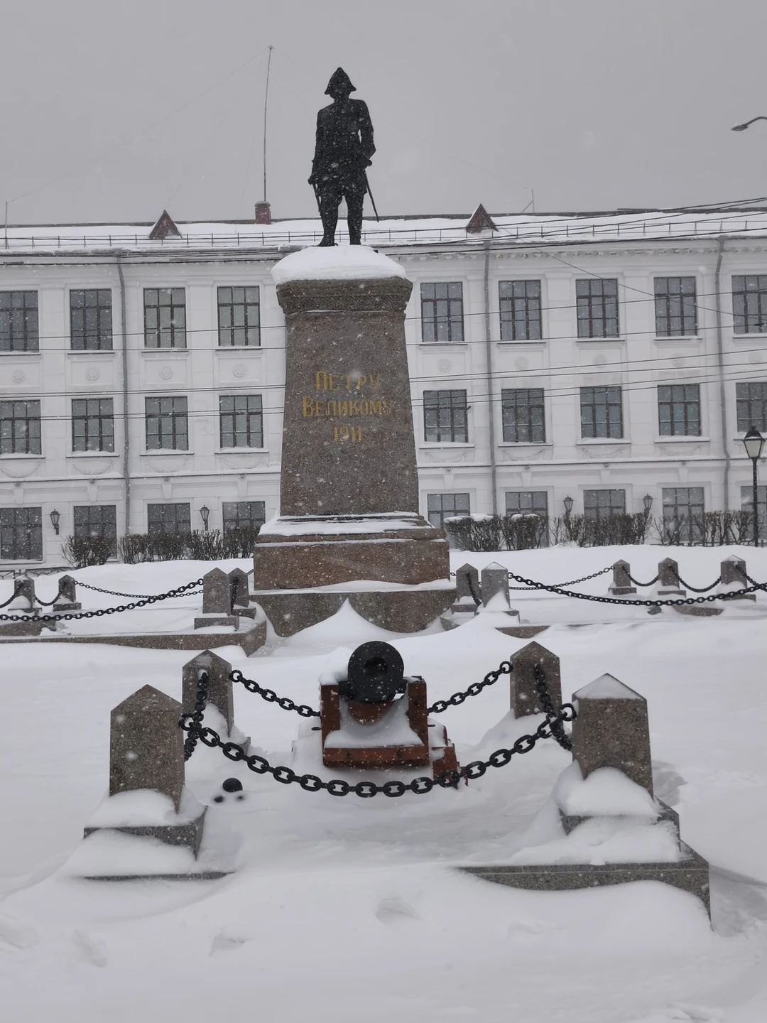 Классная и познавательная экскурсия. Дмитрий отлично знает и интересно преподает материал. Условия проведения экскурсии комфортные. Впечатления