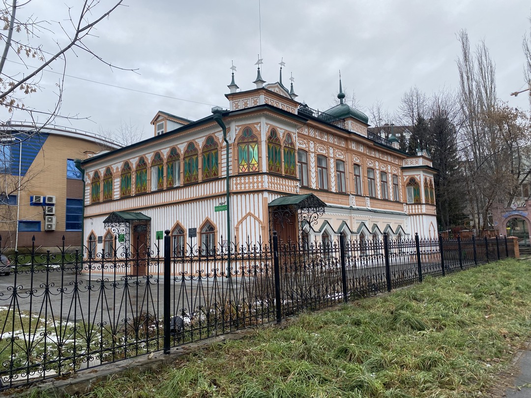 Спасибо Светлане за интересную и информативную экскурсию. Прошли по знаковым местам. Услышали много новых фактов (Башлачев