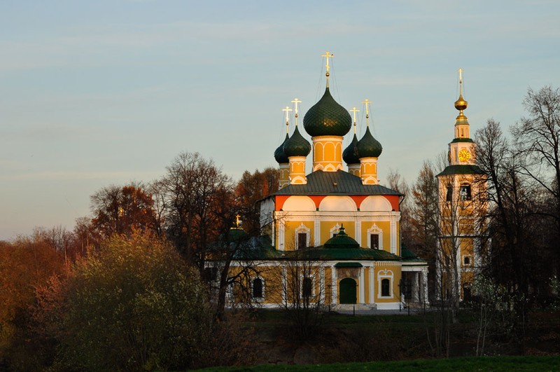 Углич в лучах закатного солнца