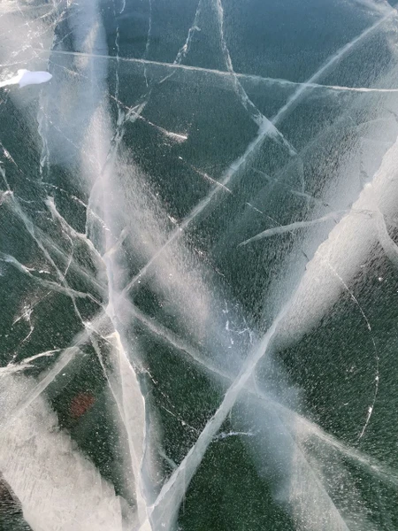 Хотим искренне поблагодарить гида Руслана за невероятную поездку на Байкал. Это путешествие подарило нам эмоции, которые