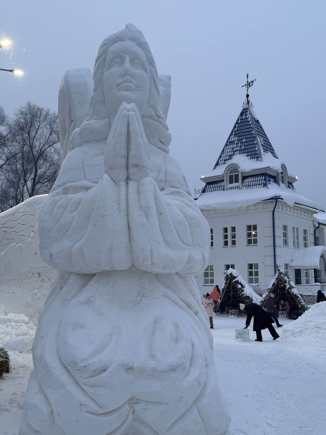 Экскурсовод Александр. Огромная благодарность и аплодисменты экскурсоводу! Прекрасный рассказчик! Я второй раз на экскурсии в Свияжск