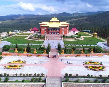 Переезд в Улан-Удэ, посещение Иволгинского дацана