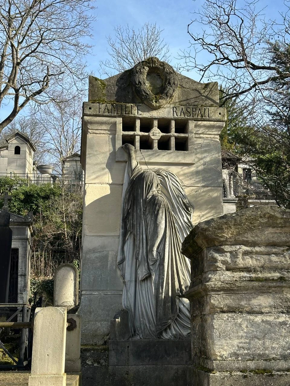 Я обожаю экскурсии, после которых в памяти остается несколько ярких историй, которыми можно потом делиться с