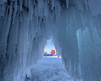 Остров Огой, ступа Просветления и сказочный лёд