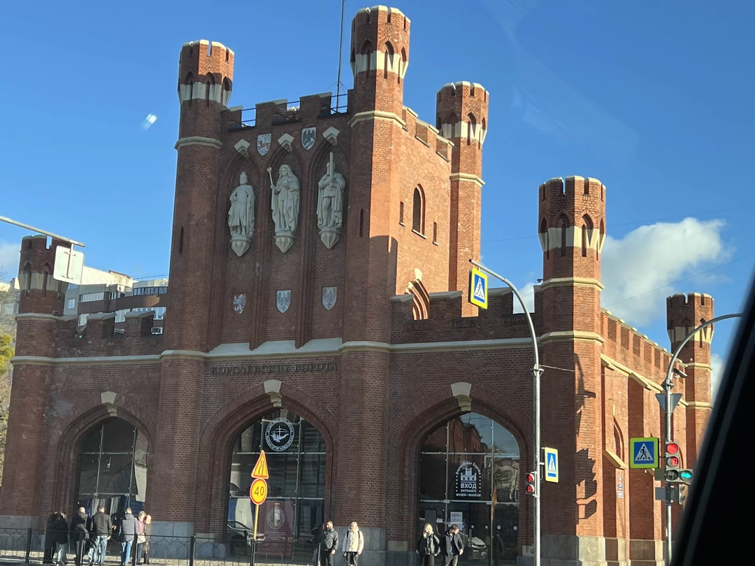 Огромная благодарность Виктории за наше комфортное и насыщенное путешествие по Калининграду. Она прекрасно разбирается в истории