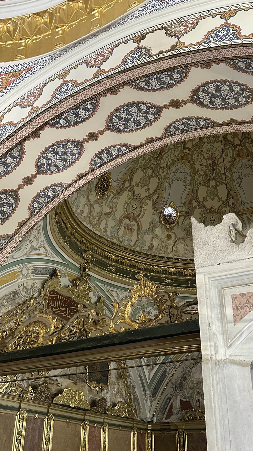 От экскурсии остались в восторге!! Рашид не только интересно рассказал обо все, но и сделал кучу красивых фото и видео! Рекомендую 100%