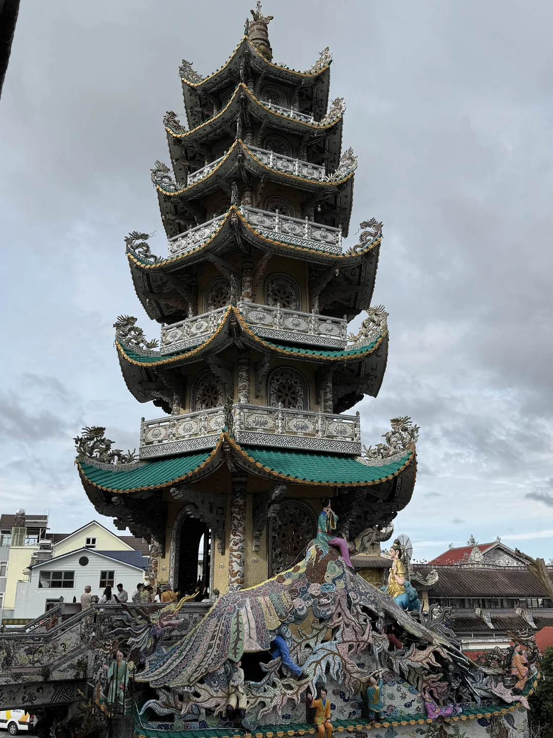 Экскурсия нам очень понравилась. Михаил, как только приехал за нами в отель, расположил к себе абсолютно