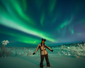 Размещение в отеле, приветственный ужин, выезд на северное сияние