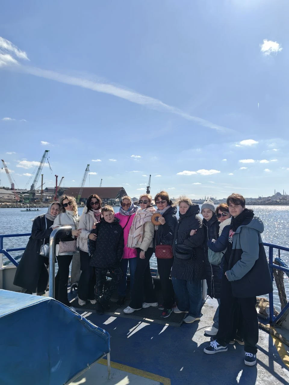 Замечательная экскурсия. Насыщенный маршрут. Прокатились на трамвае, дважды на пароме. Побывали на смотровой, видели многовековые деревья