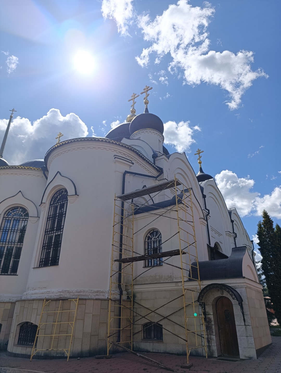 Очень хорошая экскурсия, как в плане содержательности, так и с точки зрения организации. Гид Вячеслав -