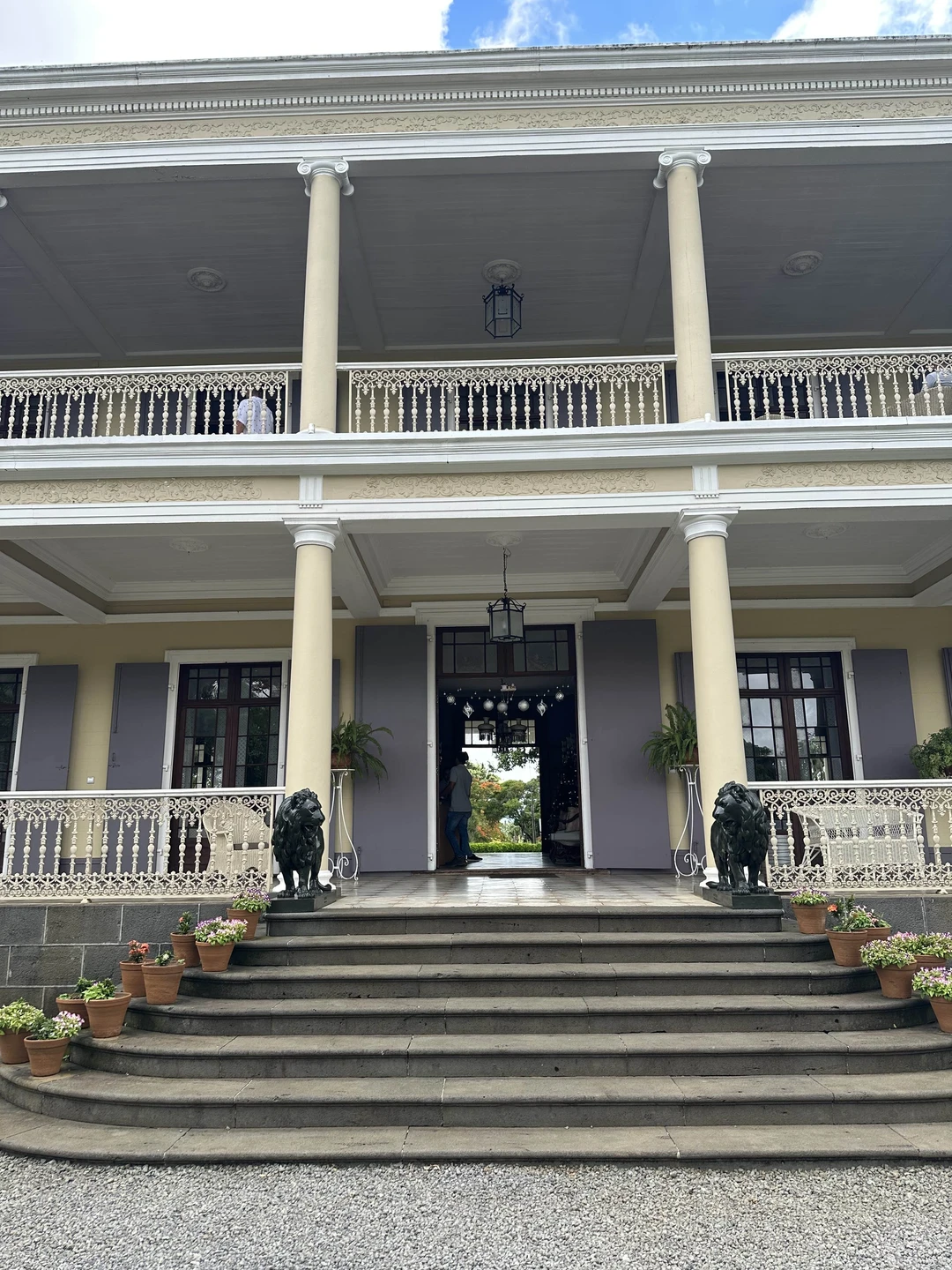 Анна, спасибо за прекрасно проведенный день! Первое впечатление об острове, которое мы получили благодаря вам, потрясающее!