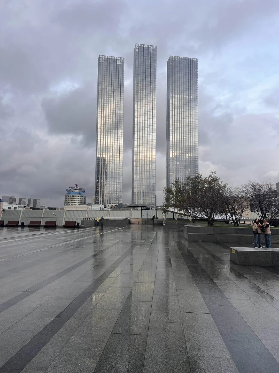 Прогулка с фотографом Александром была легкой и непринужденной. На протяжении всей прогулки он рассказывал интересные про