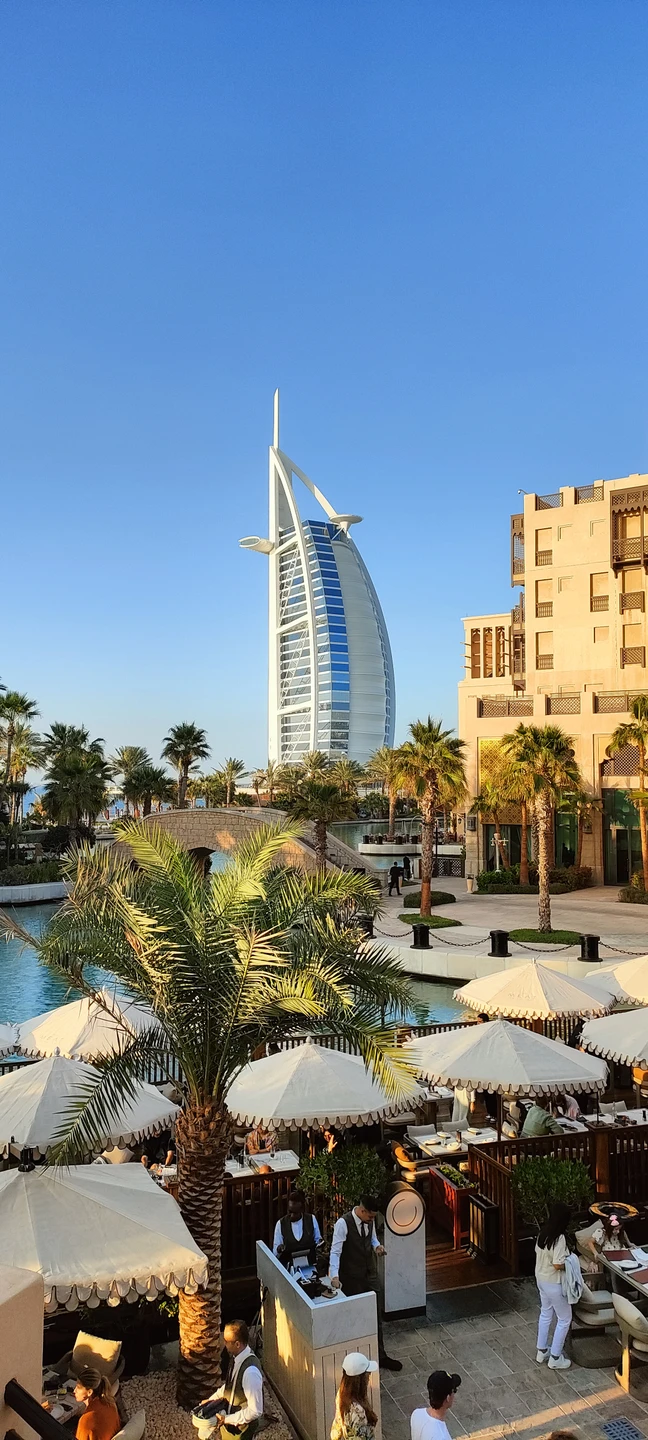 Всем привет! Благодарю Мухаммада за проведение экскурсии в Дубай! Он очень корректный,воспитанный и эрудированный гид, рассказал