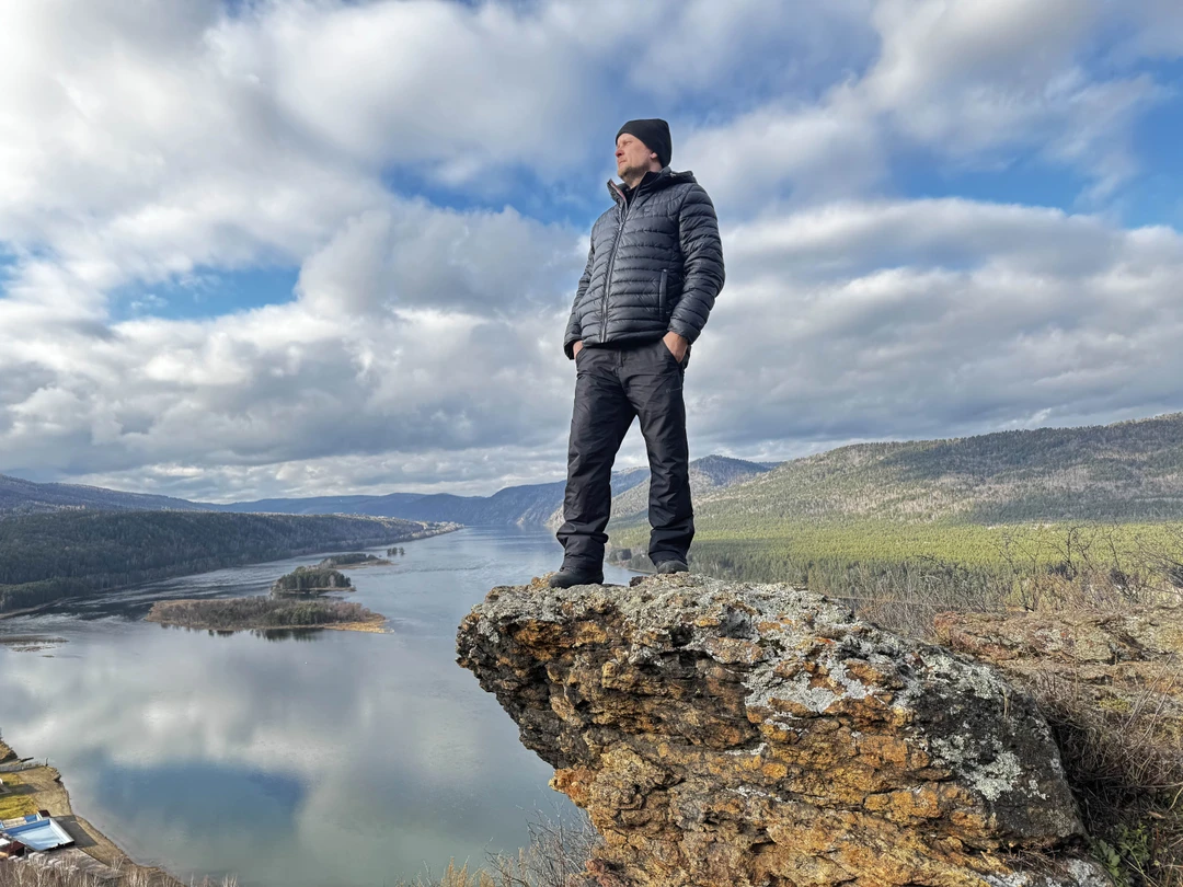 Замечательная экскурсия. Игорь очень много рассказал интересных фактов. Насыщенный маршрут. 7 часов прошло, как на одном