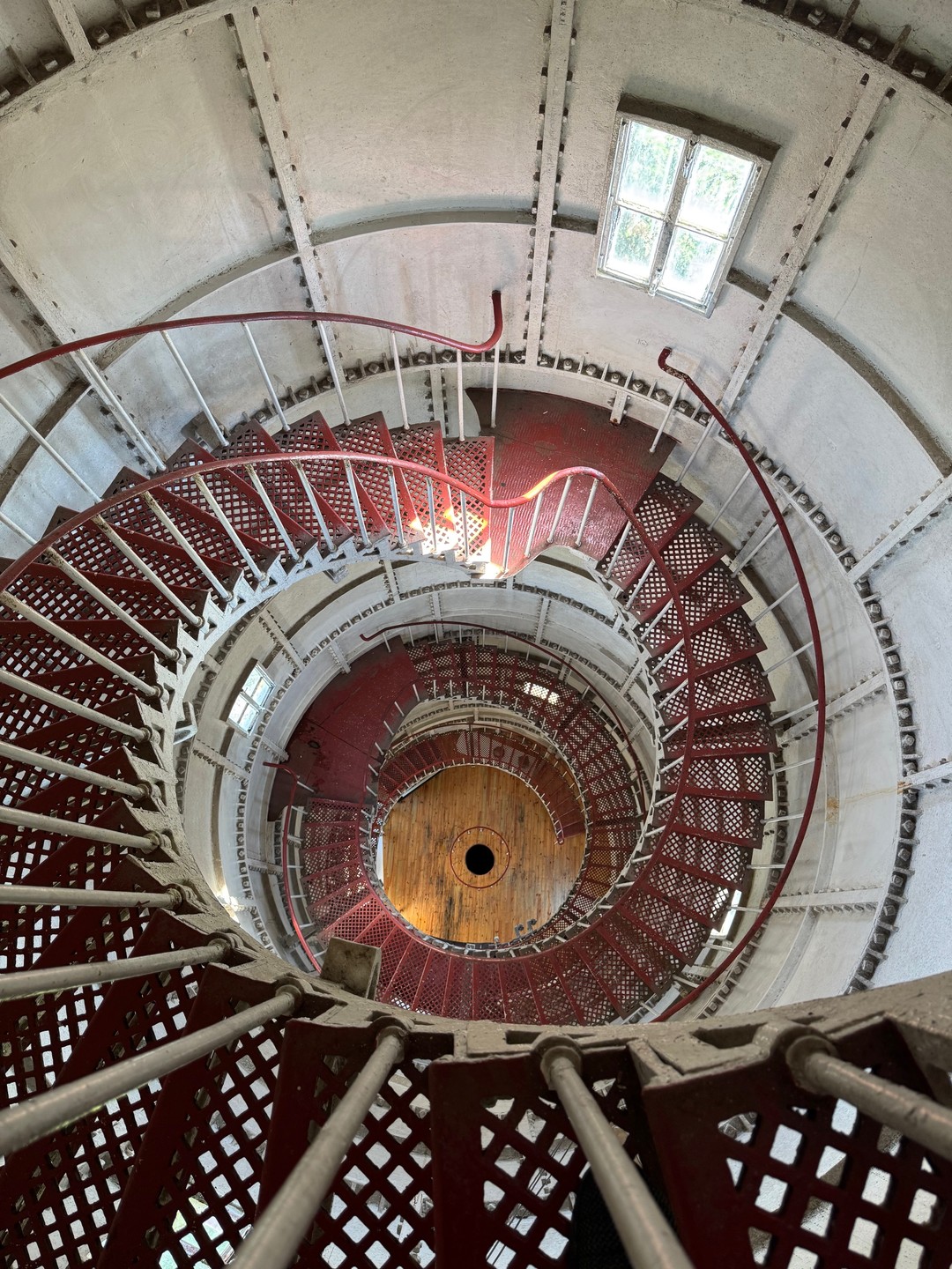 Для тех кто любит активный отдых, особенно водные и вело-прогулки. Все прошло отлично, увлекательно и в