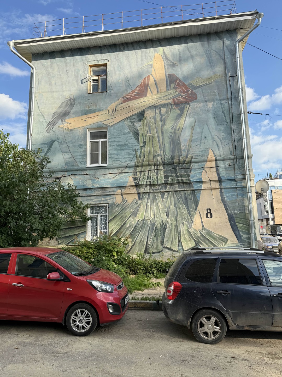 Интересная и необычная прогулка по альтернативным и непарадным кварталам города, в которых тоже очень много красоты, истории и жизни