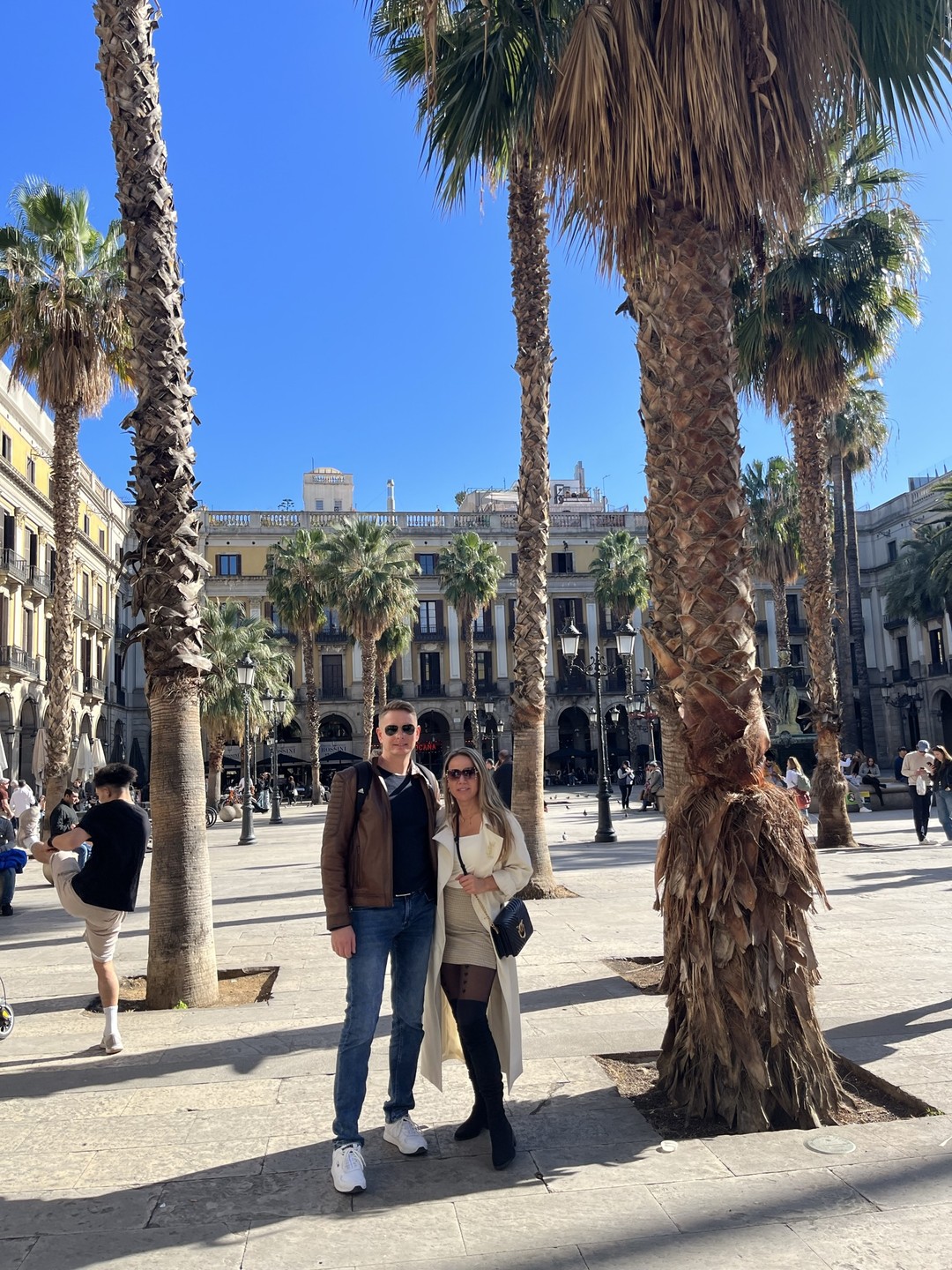 Провели несколько часов с Людмилой! Спасибо большое за экскурсию! Было познавательно и весело!