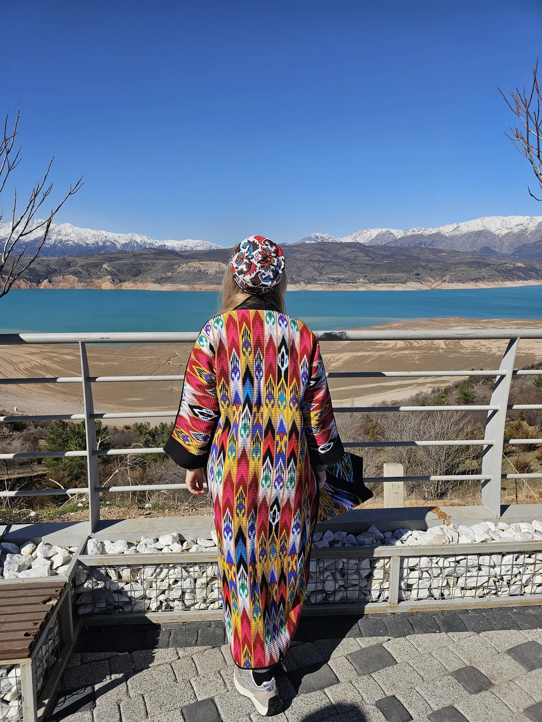 Экскурсию нам проводил гид Игорь 22 февраля. Экскурсия была очень интересная, познавательная, проведена с юмором. Человек